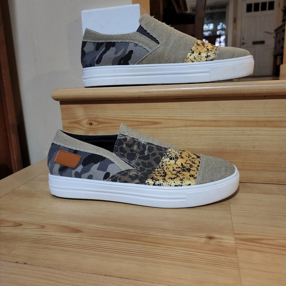 Rosy Women's Khaki Patchwork Leopard Sneakers - Picture 8 of 8